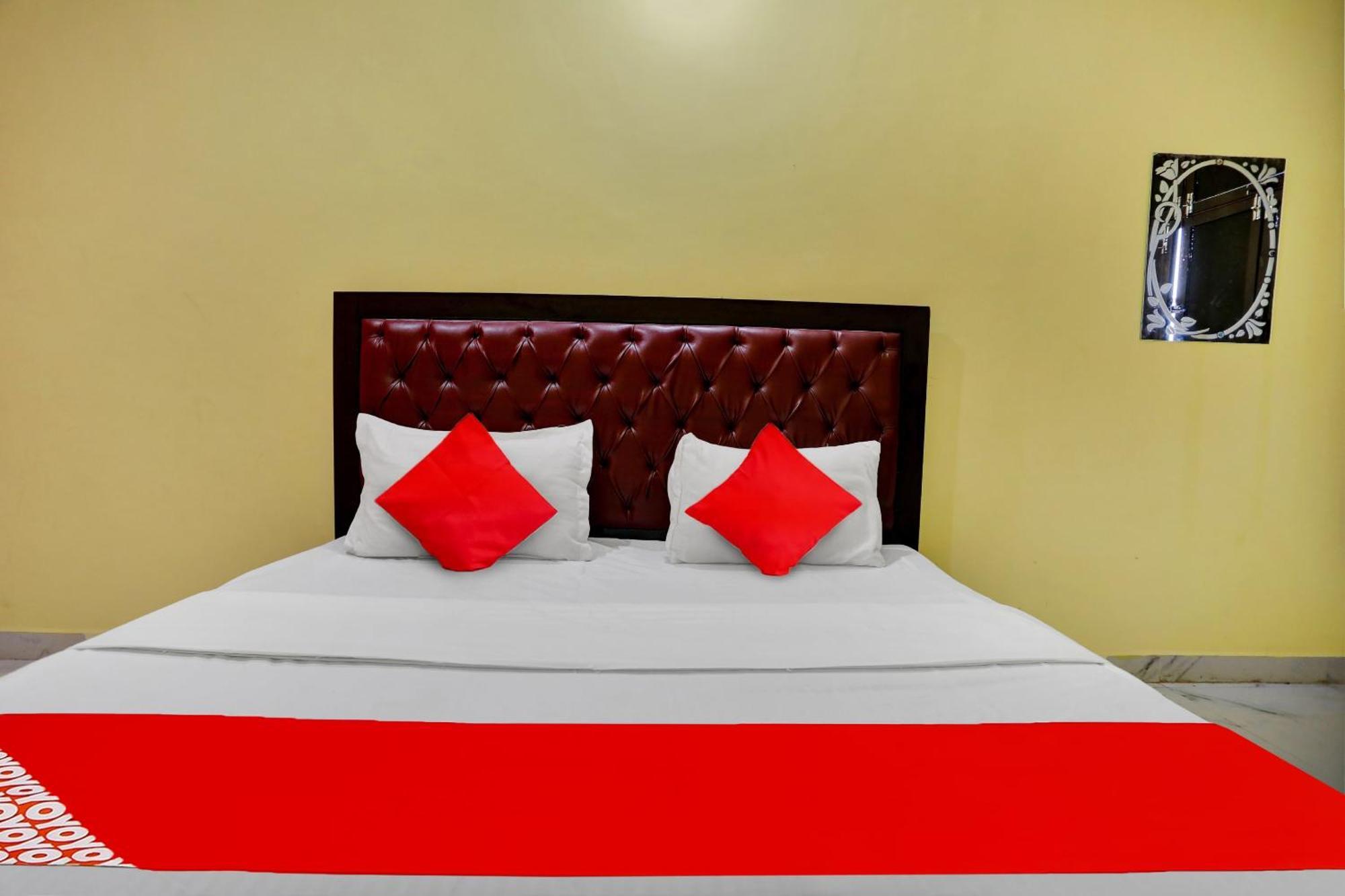 Hotel O Amantran Kanpur Bagian luar foto